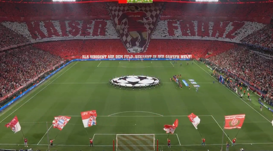 传奇！拜仁球迷打出巨型TIFO，向“足球皇帝”贝肯鲍尔致敬